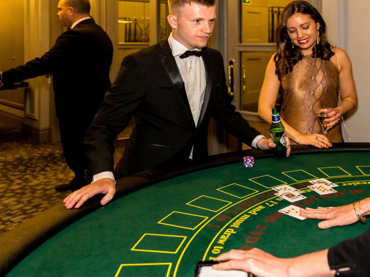 Poker Table Hire London Casino Games Tables Hire Viva Vegas
